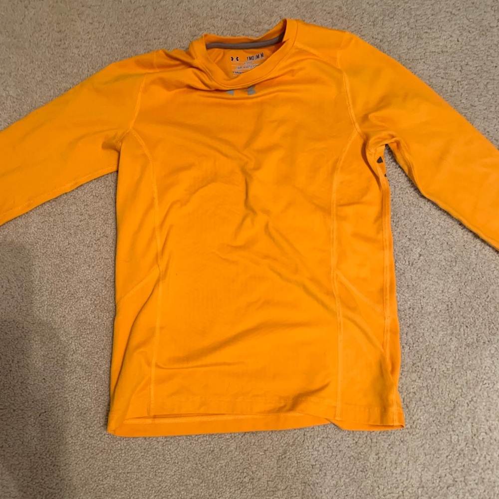 Yellow used t-shirt long sleeve